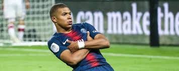 Mbappé oczekuje, że Cavani połączy ręce z Realem Madryt